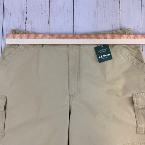 NWT L.L. Bean Khaki Tropic-Weight Cargo Shorts Comfort Waist 6" Inseam Size 38 - Picture 11 of 12